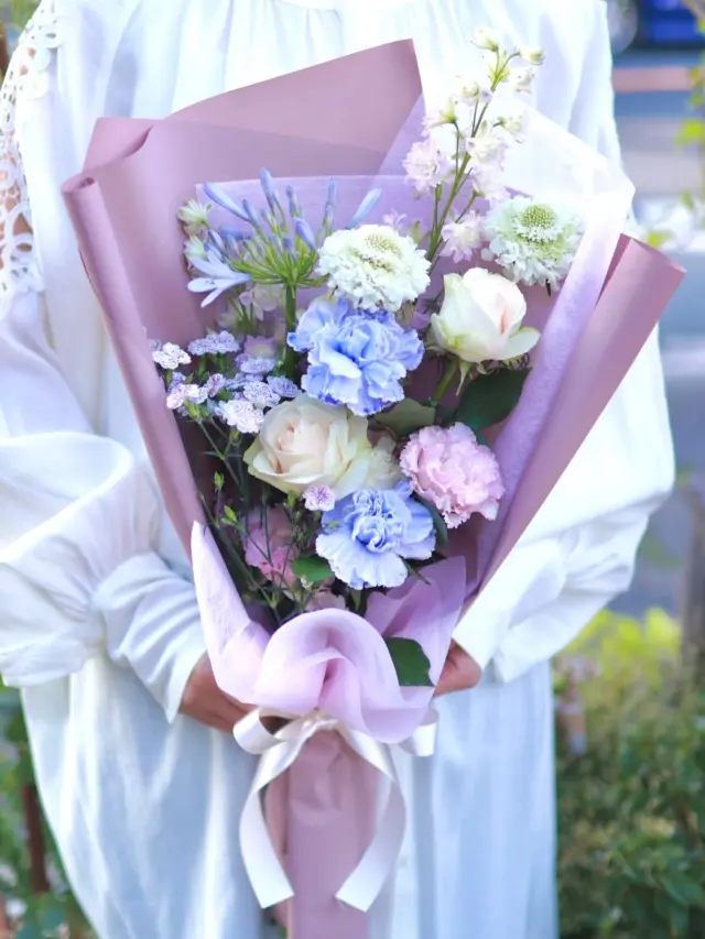 ピンクと紫のエレガントな花束💐

優しく、上品な色合いが素敵です✨

#花束
#花たろう 
#浦和花たろう 
#花 
#花屋 
#flower 
#flowershop 
#埼玉県 
#さいたま市桜区 
#栄和 
#さいたま市浦和区 
#浦和 
#浦和コルソ 
#花のある暮らし
#お花好きな人と繋がりたい
