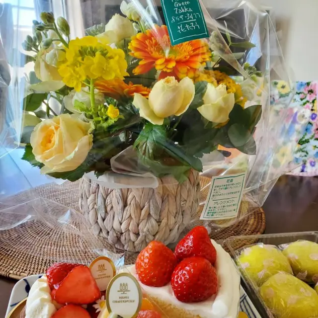 お誕生日会にお花をプレゼント🌼
素敵なお写真ありがとうございます✨
#花たろうフォトコン