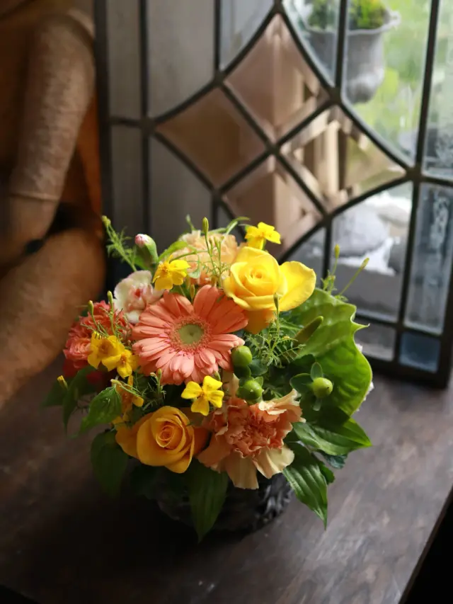 ビタミンカラーの可愛いらしいアレンジメント😍

#花たろう 
#浦和花たろう 
#花 
#花屋 
#flower 
#flowershop 
#埼玉県 
#さいたま市桜区 
#栄和 
#さいたま市浦和区 
#浦和 
#浦和コルソ 
#花のある暮らし
#お花好きな人と繋がりたい
#フラワーアレンジメント