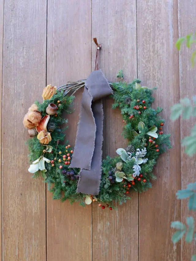 クリスマスを彩る、華やかなリース🎄

フレッシュな花材を使用しております♪
実がごろごろ入ったボリューム感満載のリースから、ナチュラルなグリーンと真っ赤な実のクリスマスカラーのリースなど😆

ご自宅用としてもギフトとしてもオススメです🎁

#クリスマスリース
#christmas
#花たろう