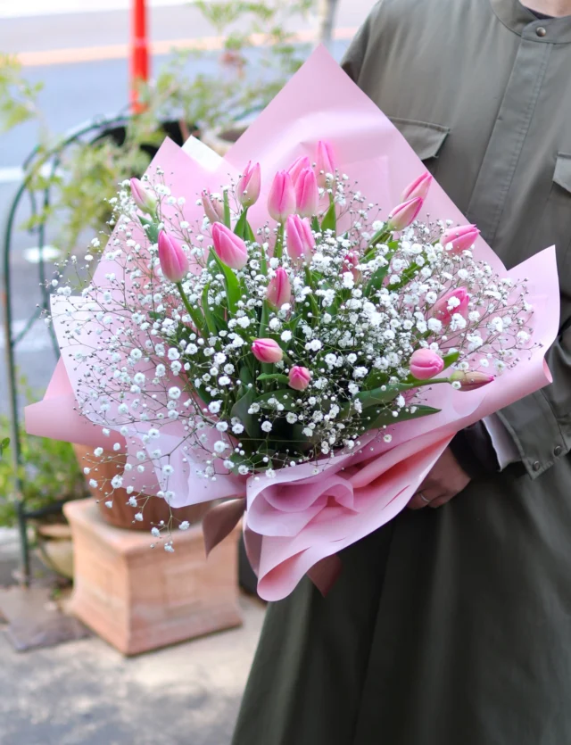 愛妻の日にぴったり🩷
ピンクのチューリップとかすみ草のふんわりブーケ♪

#愛妻の日
#チューリップ
#花たろう