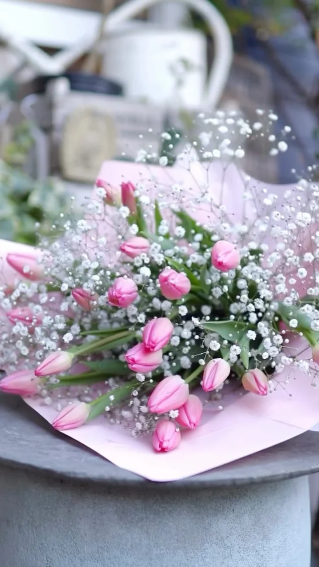 【1月31日は愛妻の日🌷】

春のお花としても大人気のチューリップ🌷
特にピンクのチューリップの花言葉は、「誠実な愛」「幸福」「思いやり」です☺️

いつも隣にいてくれる、一番大切な奥さまへ普段の感謝を込めてお花を贈りませんか♪

#愛妻の日 
#チューリップ
#花たろう