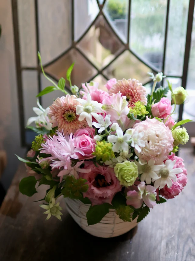 淡くて優しいピンクで仕上げました🌸

フランネルフラワーの質感がこのアレンジメントにピッタリです☺️

#flower
#フラワーアレンジメント
#ピンク
#花たろう
#浦和花たろう